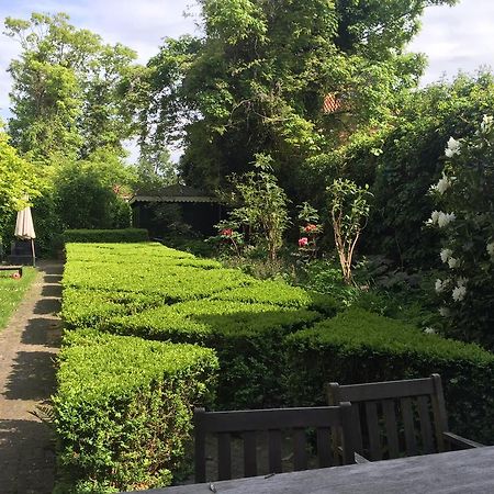 Bed And Breakfast De Oude Pastorie 스네크 외부 사진